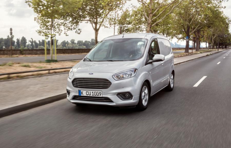  Ford Transit Courier 2018 года  (WW) (фото 12 из 13)